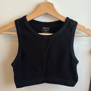 Black crop top basic